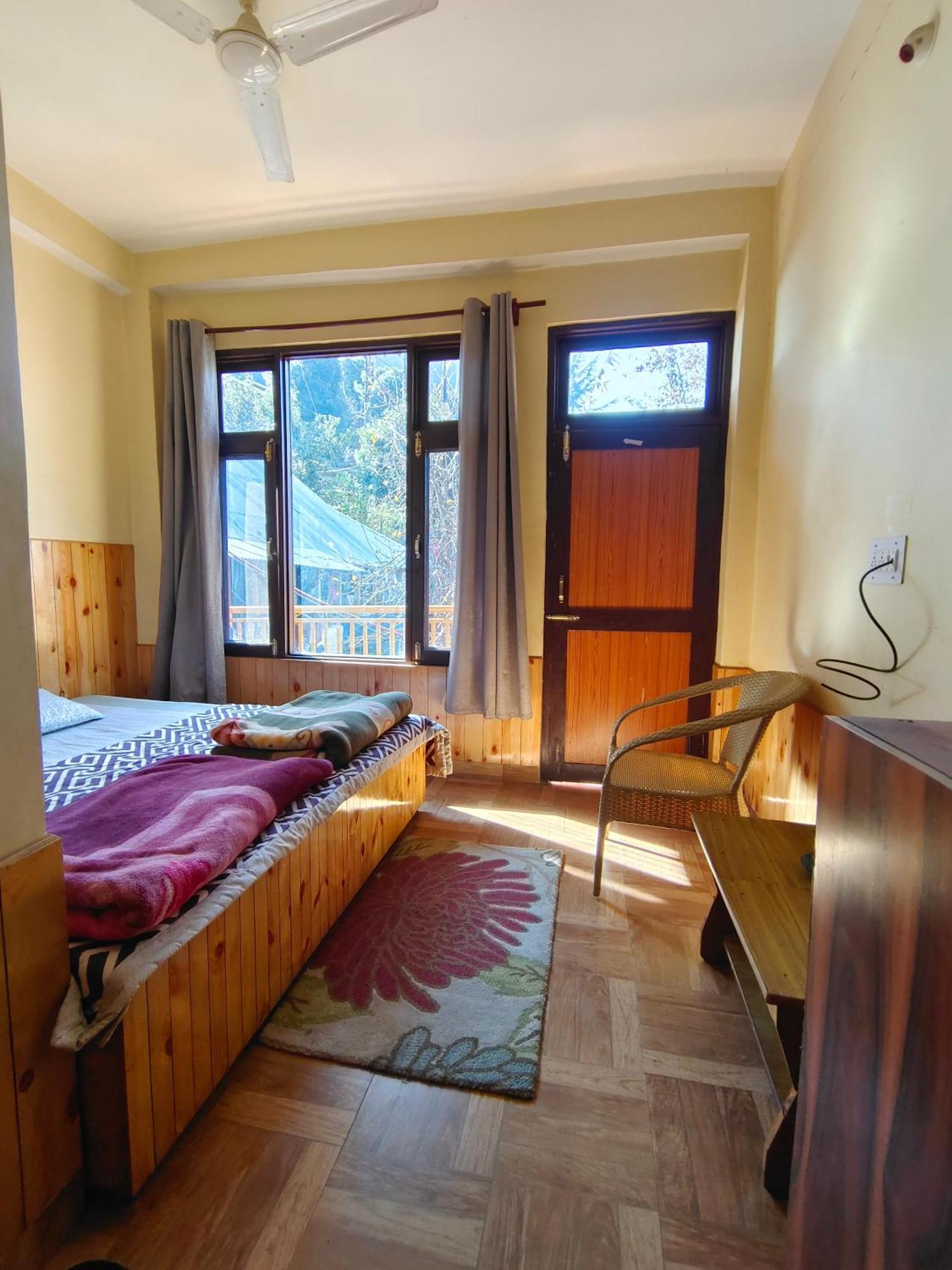 Trinity Homestay Kasol Kültér fotó